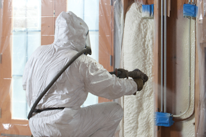 spray foam insulation under house cost